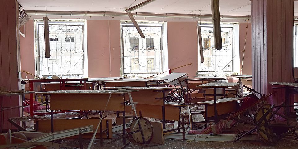 Zerstörtes Schulzimmer Kharkiv