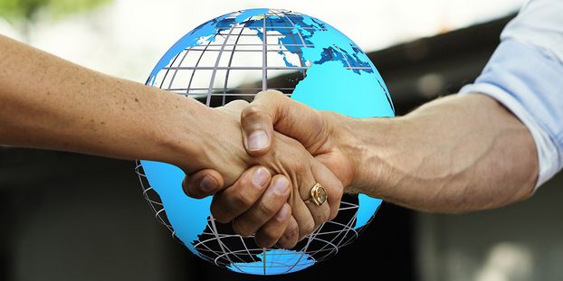Pixabay hands-3331229 Abkommen CEU